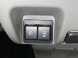 充電用USB端子付き。スマートフォンなどの充電に便利です。