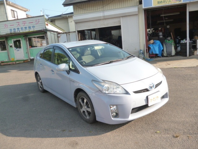 プリウス 1.8 S
