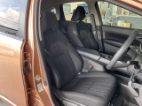 快適に運転できるドライブポジション!運転席シートリフターとチルト&テレスコピック付きステアリングで、女性でも無理のない運転姿勢がとれます。