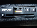 ■【ETC車載器】が装備されています。セットアップをしてお渡しとなり、ETCカードを差し込むだけで高速道路の利用が可能です。