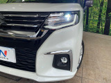 【LEDヘッドライト】悪天候や夜間走行時も良好な視界を確保し安心して運転できる高輝度LEDヘッドライトを装備!点灯速度が早く、消費電力も抑えられています。