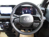 運転が楽しくなる明るく開放的な運転席まわりです。