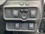 ハンドル右奥には各種設定スイッチがあります。運転者がスッと手を伸ばせば操作できので便利です。