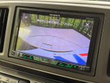 【バックカメラ】駐車時に後方がリアルタイム映像で確認できます。大型商業施設や立体駐車場での駐車時や、夜間のバック時に大活躍!運転スキルに関わらず、今や必須となった装備のひとつです!