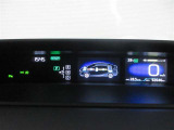 運転席のメータパネル類は常に視界に入る場所ですので、大事なチェックポイントです。ぜひ実際にご乗車ください。
