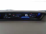メーターはインテリアの上部にあり運転中でも視線移動が少なく安全です☆☆☆