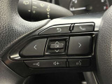 運転中、オーディオの操作をしてて、ハッとしたことはありませんか?ステアリングスイッチは、運転中でもハンドルでオーディオの操作が可能です。安全なドライブをサポートします。