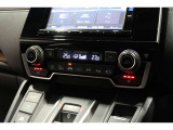 運転席と助手席の温度設定の変更が可能な左右独立タイプのデュアルエアコンです♪♪♪暑がりな人・寒がりな人も誰もが車内を快適にお過ごしいただけます♪♪♪