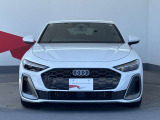 Audiの象徴であるシングルフレームグリルをよりワイドで低くシャープなデザインとすることでワイド&ローのフォルムを協調しています。
