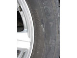 タイヤサイズは、175/65R15です。