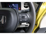Hondaセンシングの機能のひとつ、アダプティブクルーズコントロール付!アクセルから足を離しても設定したスピードと前車との車間を保ち走行してくれます!車線維持もアシスト☆高速道路で疲労軽減ですね☆
