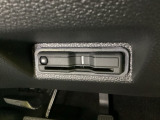 ハンドルの右下にETCがついています。高速道路の料金所の通過も楽々です。カードの取り出しもしやすい場所についています。