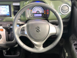 【純正革巻きステアリング】上質な革を使用することで、手にしっかり馴染みとても運転しやすいハンドルです♪