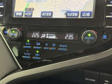 左右独立温度コントロールフルオートエアコンです。運転席、助手席それぞれで独立して温度設定ができます。冷え性の方が乗っても安心ですね♪
