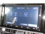 ナビゲーションは純正SDナビを装着しております。AM、FM、CD、DVD再生、Bluetooth、音楽録音再生、フルセグTVがご使用いただけます。初めて訪れた場所でも安心ですね!