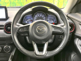 【ステアリングスイッチ】運転中、前方から目線をそらすことなく、オーディオ等の操作が可能な便利機能!安心&快適なドライブを演出してくれます♪