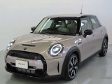 フロントフェイスはMINIアイコンとして永らく愛されるデザイン性の良さと、ブランドの魅力を感じる事ができます。