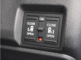 ◆両側電動スライドドア◆狭い駐車場でも乗り降りが楽々♪お子様が隣の車にドアを当ててしまう心配もございません!小さなお子様連れの方もこれで安心。