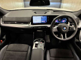 ☆センターパネルを運転席側に僅かに傾けたBMW独特のインパネ☆【駆け抜ける歓び】はここからもスタートしております☆
