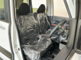 【運転席・助手席】内装ルームクリーニング済みです。しっかり綺麗にしていますので、是非、お確かめください。車に自信があるからこそ、是非一度ご来店頂き内外装も見てもらえると幸いです。