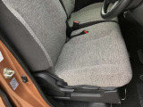 運転席廻りの画像です。操作性と安全面に考慮したつくりとなっています。