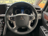 【純正革巻きステアリング】上質な革を使用することで、手にしっかり馴染みとても運転しやすいハンドルです♪