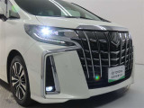 高輝度で点灯速度が速く、しかも消費電力の少ないLEDヘッドライトが装備されています!LEDの明るい光が走行中の視界の確保をサポートして、夜のドライブがより楽しく安全に運転できます♪