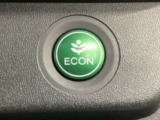★ECONスイッチ★ エコドライブを加速しよう!スイッチをONにすると、運転の仕方によるロスを抑え込み燃費をよくするようクルマが頑張ります(*^ー^*)燃費向上にチャレンジ♪