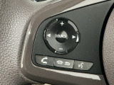 ステアリングリモコンは、運転中でも簡単に音量調整やチャンネル変更もできます!わき見運転防止にもつながるので安心です♪