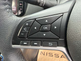 運転中でも音量調整やチャンネル変更がスムーズにできるステアリングスイッチ付き♪