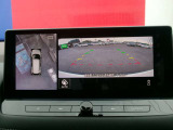 アラウンドビューモニター搭載車です。360度見渡せるカメラで苦手な駐車も安心です。