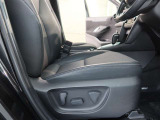 パワーシート搭載。微妙な調整が手軽にでき、ピッタリなポジションで運転することが可能です。