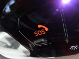 SOSコール/エアバックが展開するような深刻な事故において、自動でSOSコールを発信します。車内で急病人が出るような緊急時は、手動で発信可能です。