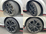 205/50R17 NISMO専用純正アルミホイールです。 タイヤはスタッドレスです。
