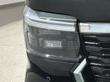 LEDヘッドライトは、点灯の瞬間から最大光量を発揮し、突然暗くなるトンネルなどでの安定感を高めます。