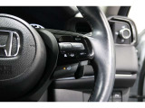 Hondaセンシングの機能のひとつ、アダプティブクルーズコントロール付!アクセルから足を離しても設定したスピードと前車との車間を保ち走行してくれます!車線維持もアシスト☆高速道路で疲労軽減ですね☆