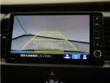 バックカメラ搭載です!車庫入れが苦手な人はもちろん、車両感覚に自信がある人にもお勧めです!見えない箇所が見えるようになるので、低い障害物や隠れてしまっている子供の存在等にも気付く事が出来ます。