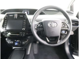 運転席から見たハンドルダッシュまわりになります。