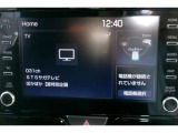 8インチディスプレイオーディオを装備。スマホとクルマをつなぐことで、これまでのナビに加えて、いろんなサービスが楽しめます。DOPのナビキットを装着すれば地図も表示できます。また、フルセグ視聴可能です。