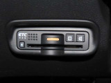 【ETC】とっても便利なETCを装備しています。 ETCを利用して、高速道路を楽々ドライブしましょう。 渋滞緩和にも繋がってエコ!?にも繋がります。