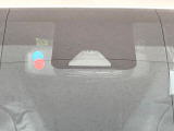 【トヨタセーフティセンス】走行中に前方の車両等を認識し、衝突しそうな時は警報とブレーキで衝突回避と被害軽減をアシスト。より安全にドライブをお楽しみいただけます。
