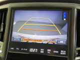 車庫入れや駐車で威力を発揮するのがバックモニター!ナビディスプレイに後ろの様子が映し出されるから安心です。