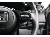 Hondaセンシングの機能のひとつ、アダプティブクルーズコントロール付!アクセルから足を離しても設定したスピードと前車との車間を保ち走行してくれます!車線維持もアシスト☆高速道路で疲労軽減ですね☆