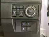 両側電動スライドドアのスイッチ付です。車内からもスイッチひとつで楽にドアの開閉が可能です。電動なので開閉時に力を使う必要がなく、半ドアになることもありません!