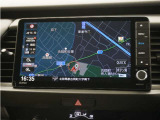 純正9インチプレミアムインターナビ(VXU-245FTi)&バックカメラが装備されているので、普段の使い勝手もロングドライブも快適です。