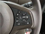 ◆アダプティブクルーズコントロール◆予め設定した車速内でクルマが自動的に加減速。前走車との適切な車間距離を維持しながら追従走行します。【LKAS】車線維持支援システムでステアリング操作を支援。