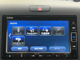 ★スマートフォンのような操作感の静電式タッチパネル。