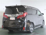 沢山乗れるのがこの車の魅力!2台で移動しないと・・・なんて時もこの車なら1台で!大活躍です♪