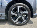 自動車保険も取り扱っておりますの無料で見積りをいたします♪ お客様のお話を伺い、お客様に合った的確なプランをご提案させて頂きます。
