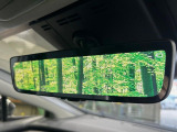 【デジタルインナーミラー】後席の大きな荷物や同乗者で後方が確認しづらい時でも安心!カメラが撮影した車両後方の映像をルームミラー内に表示。クリアな視界で状況の確認が可能です!